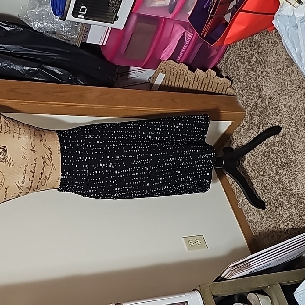 2xl black and white geometric lularoe Cassie.
